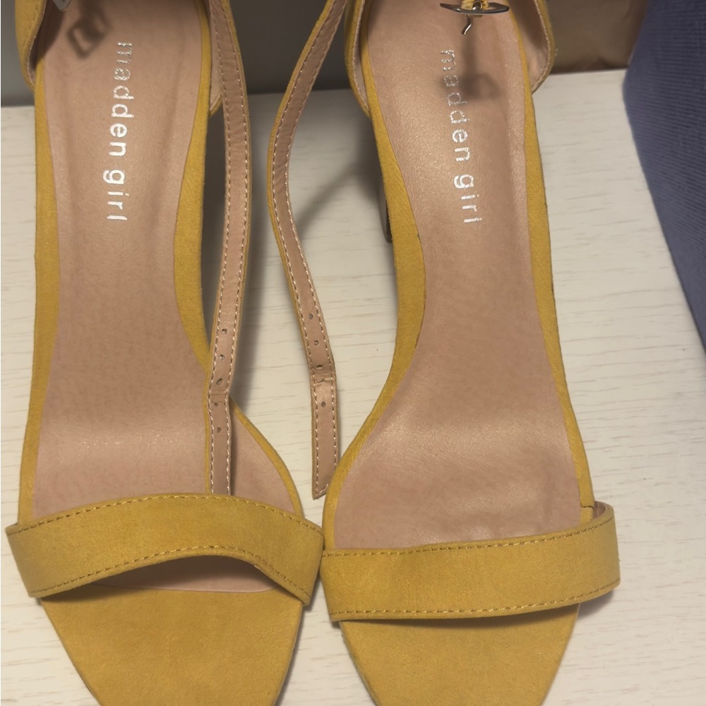 Madden Girl Yellow Stiletto Heels Elegant Suede